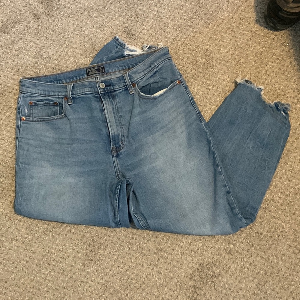 Abercrombie & Fitch Zoe Natural Rise Ankle Straight Jeans
